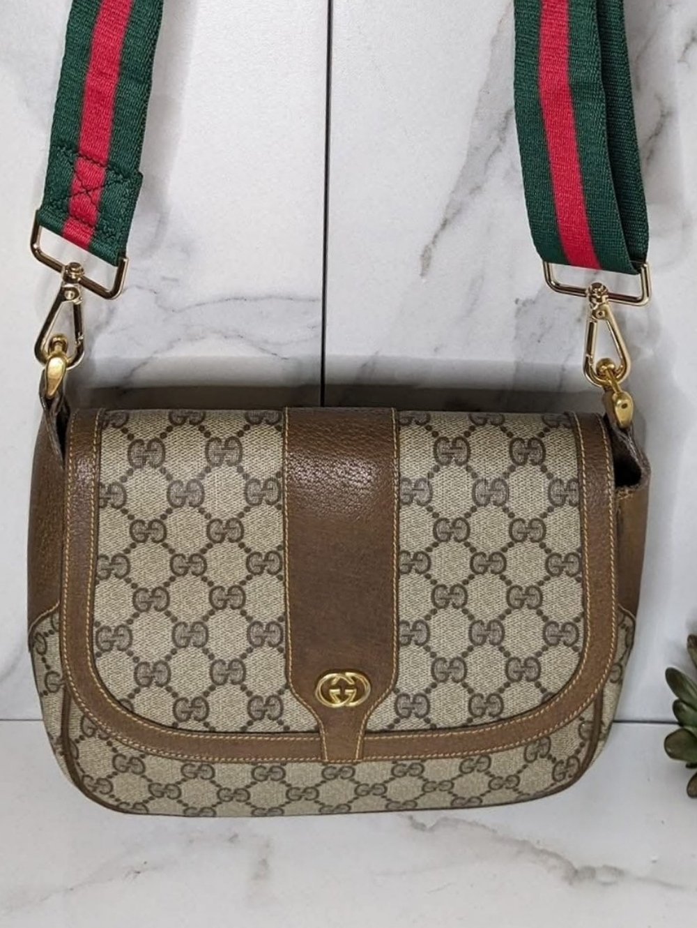 Gucci Vintage Crossbody Purse - Picture 5 of 12